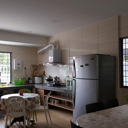 Ellis Lot 310 Villa Kuching Eksteriør billede